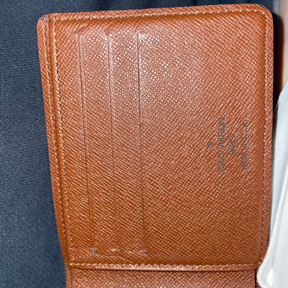 Louis Vuitton wallet never used before